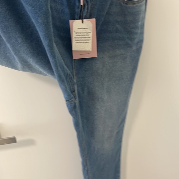 Avec Les Filles Distressed High Rise Cropped Straight Jeans - Picture 4 of 8